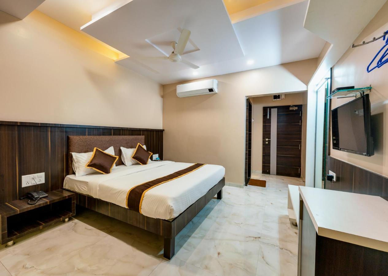 Hotel Aatithya Satkar Near Mahalaxmi Temple Kolhapur Eksteriør billede