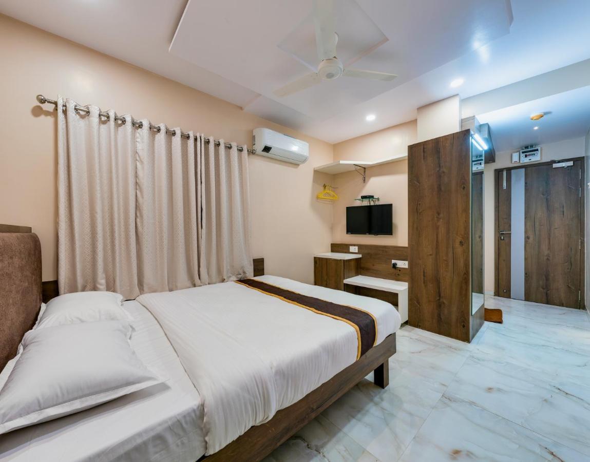 Hotel Aatithya Satkar Near Mahalaxmi Temple Kolhapur Eksteriør billede